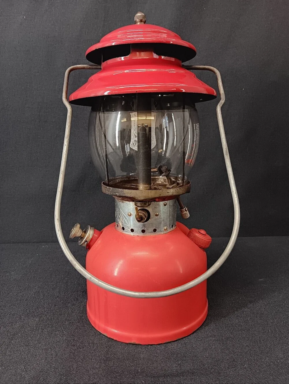 Tested 1966 Coleman 200A Gas Lantern Camp Red Pyrex Globe With Caddy Serviced